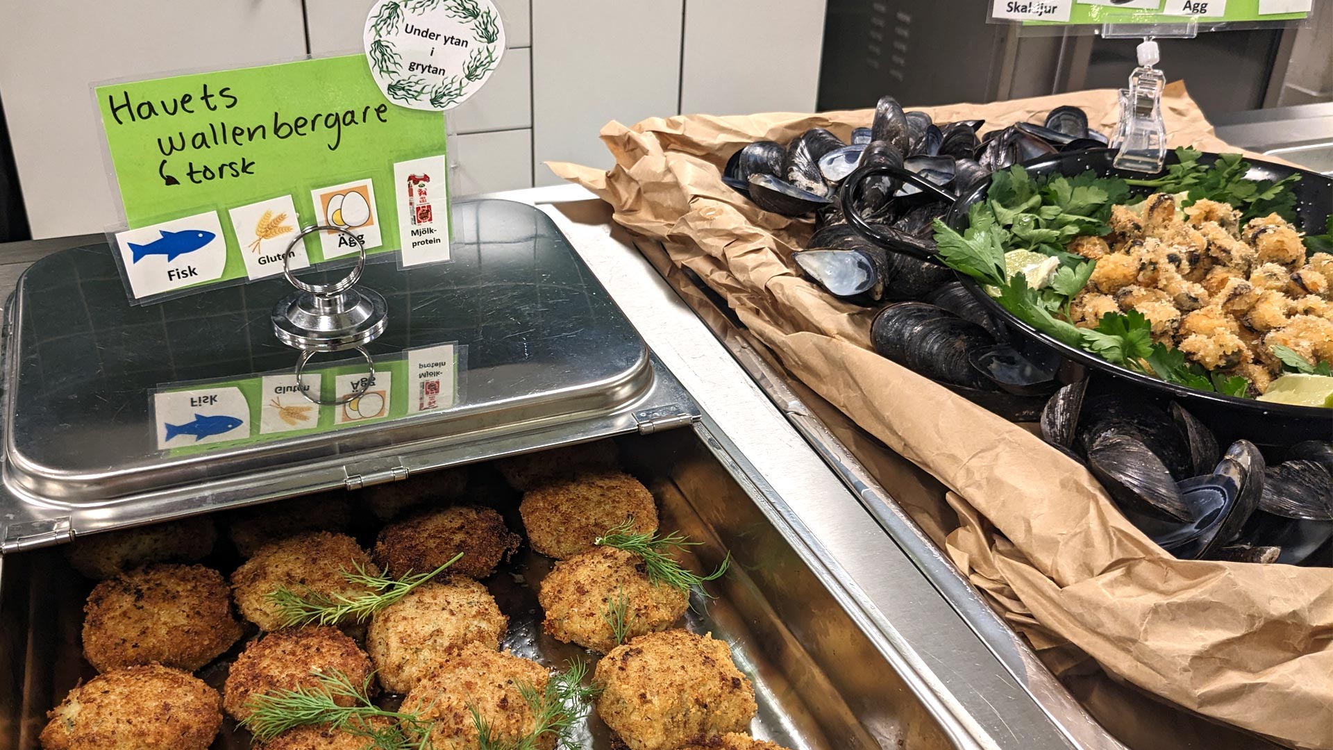 En buffé med "Havets wallenbergare" samt musslor.